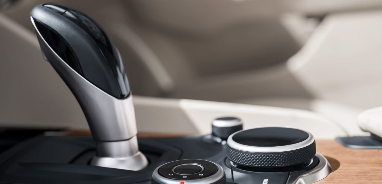 Side view of a gear shifter of the 2019 Alfa Romeo Giulia
