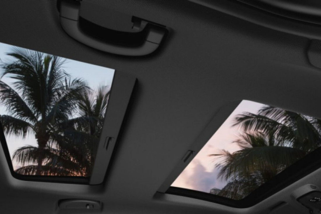 A close-up of the sunroof in the 2020 Alfa Romeo Giulia.