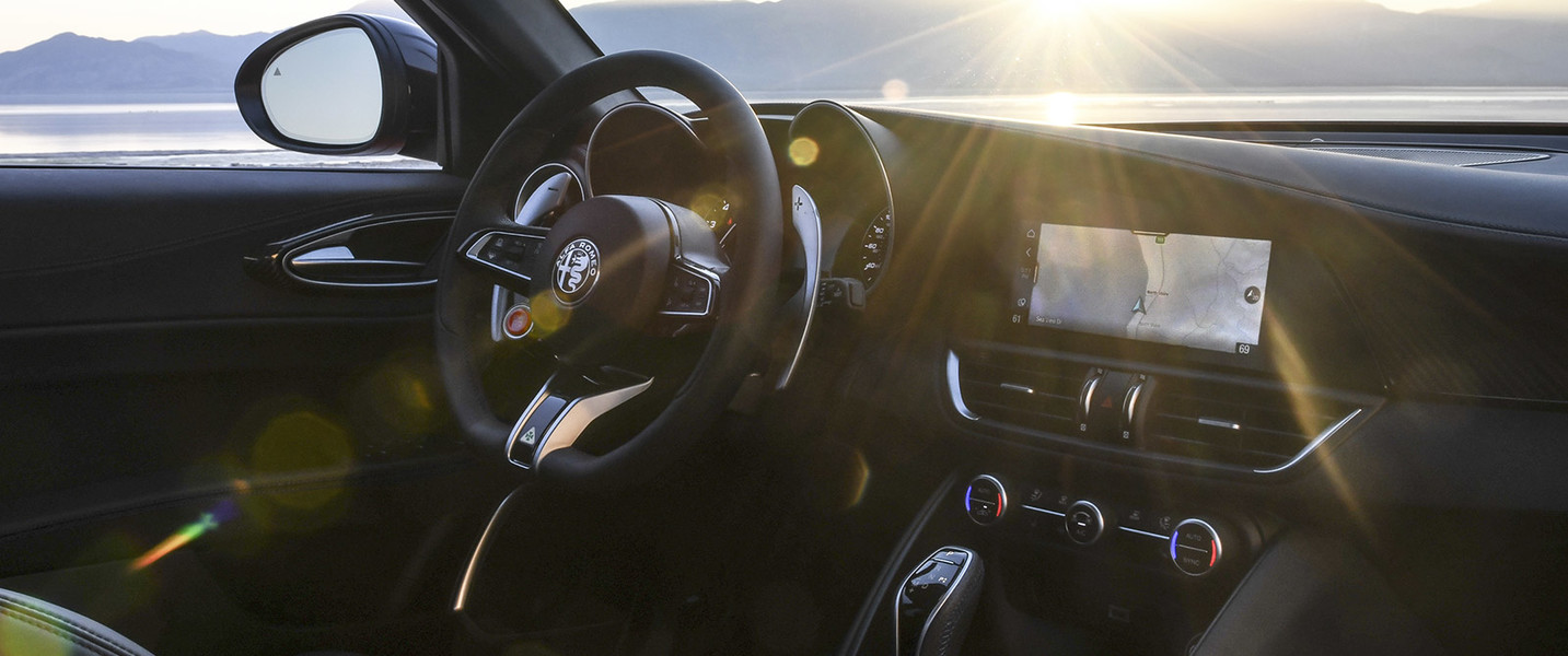 Le siège conducteur d'une Alfa Romeo Giulia Quadrifoglio 2022