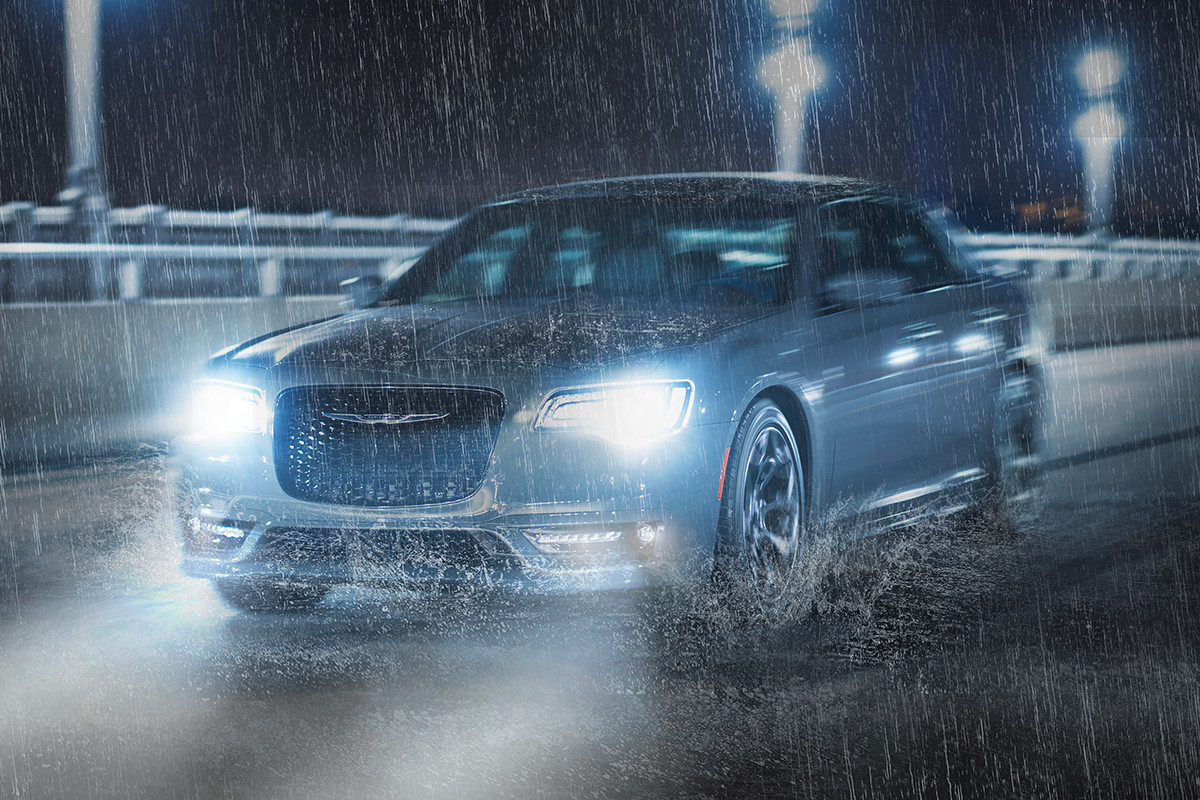 2019 Chrysler 300 driving in the rain with all-wheel drive