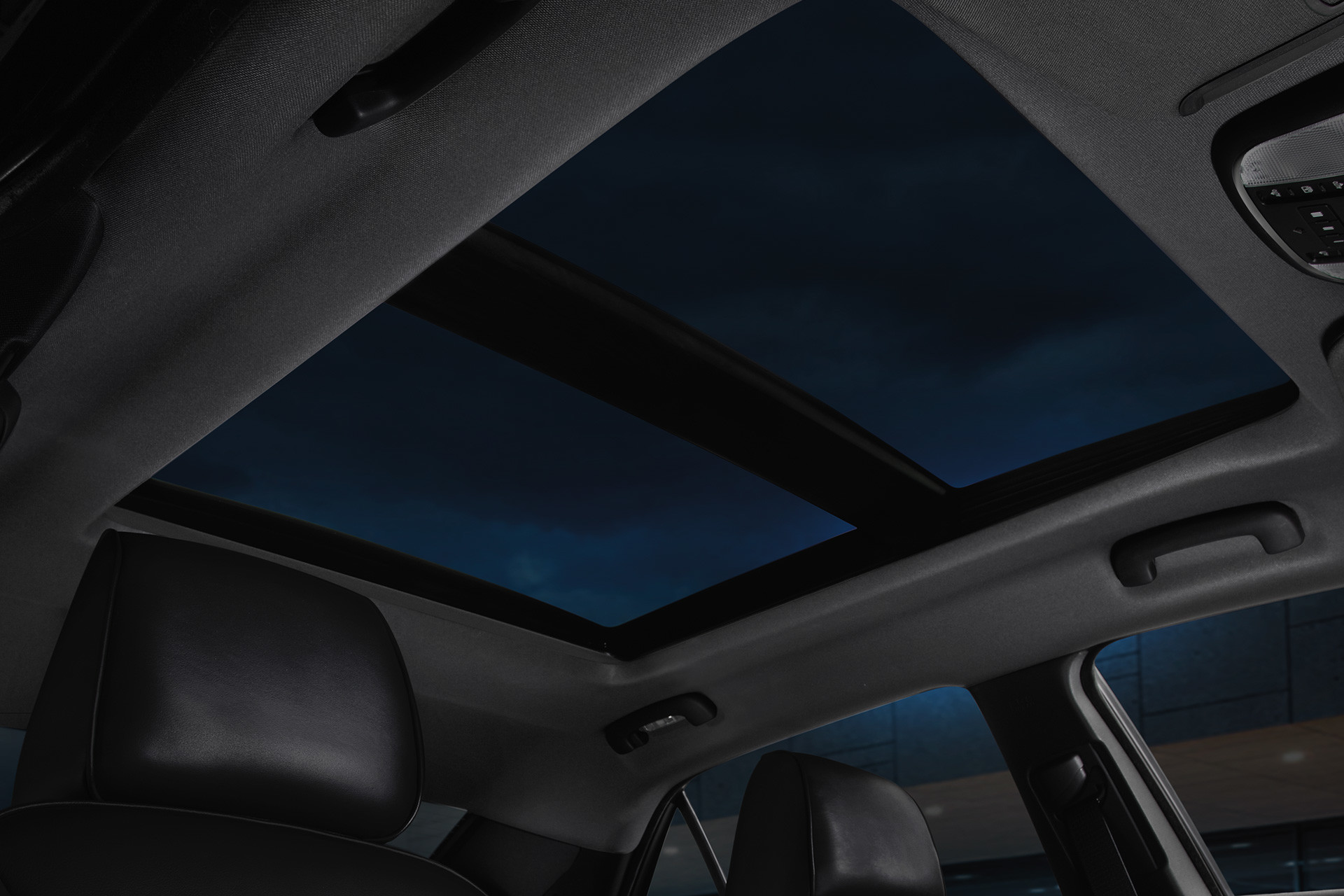 Dual pane panoramic sunroof of the 2020 Chrysler 300
