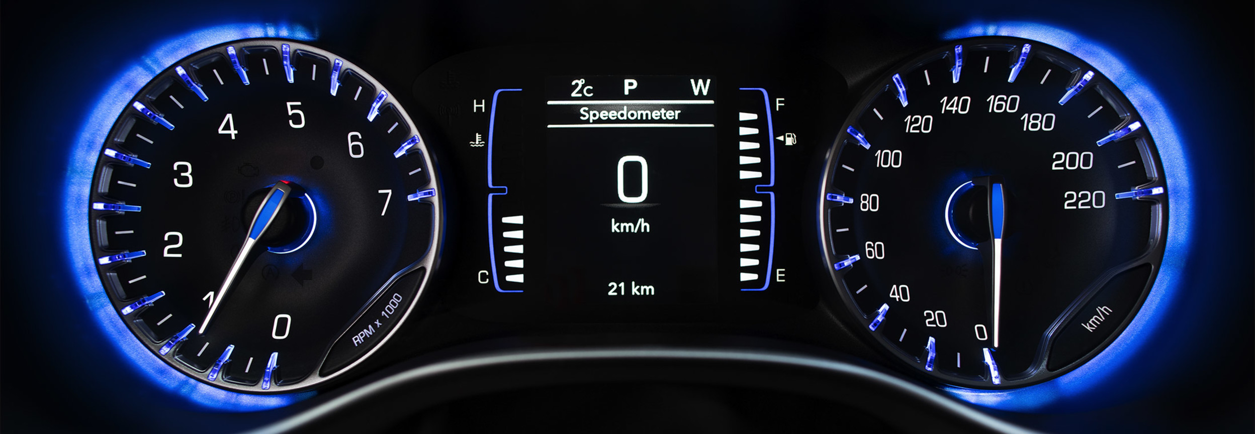 Gros plan du tableau de bord à l’intérieur de la Chrysler Grand Caravan 2022