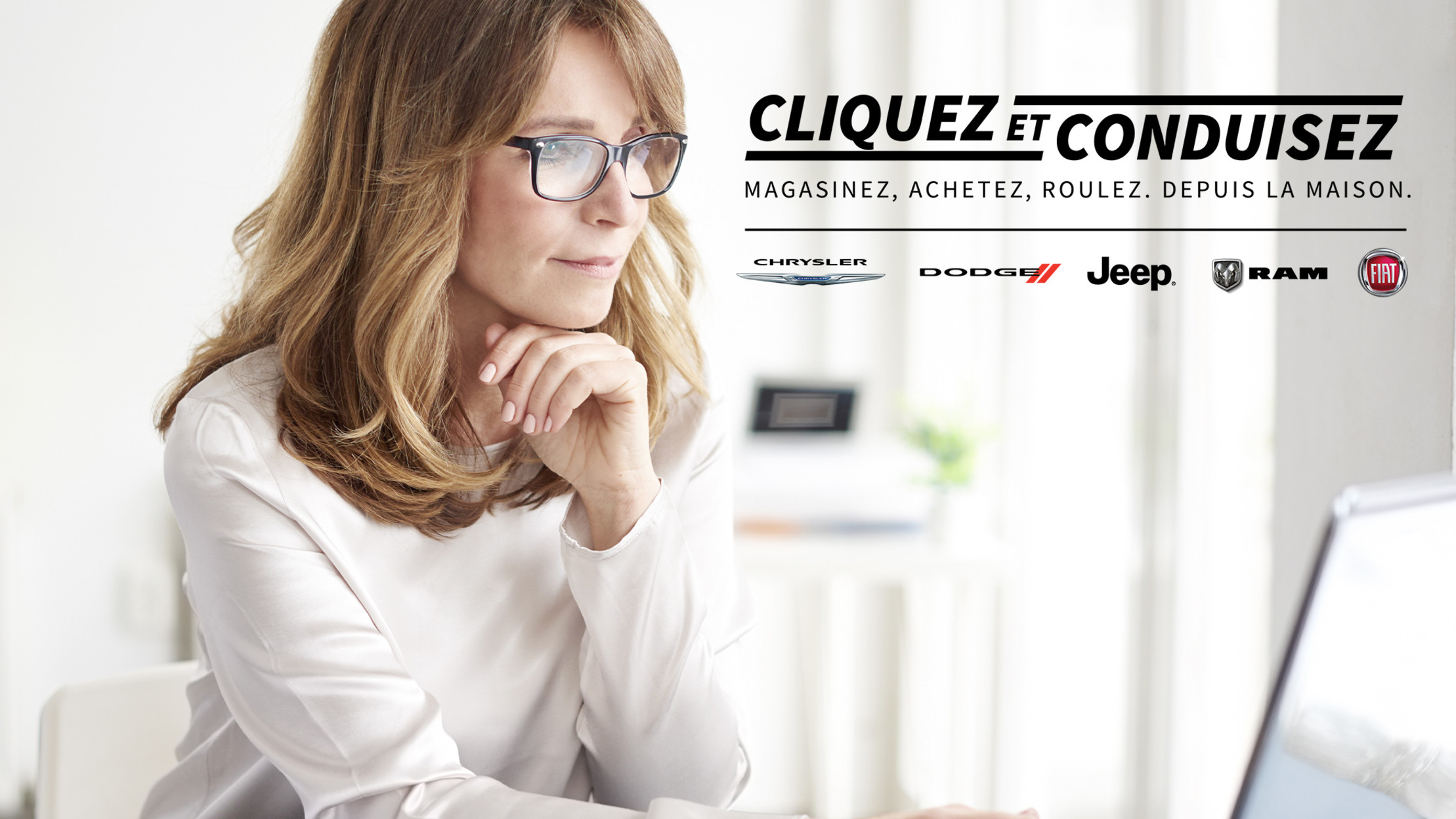 Une personne utilisant un ordinateur