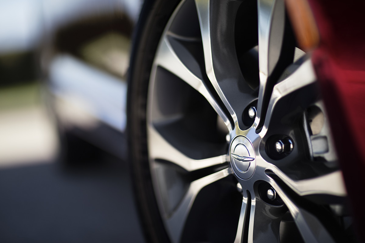 Chrysler Pacifica 2018 Exterior COLOURS & WHEELS