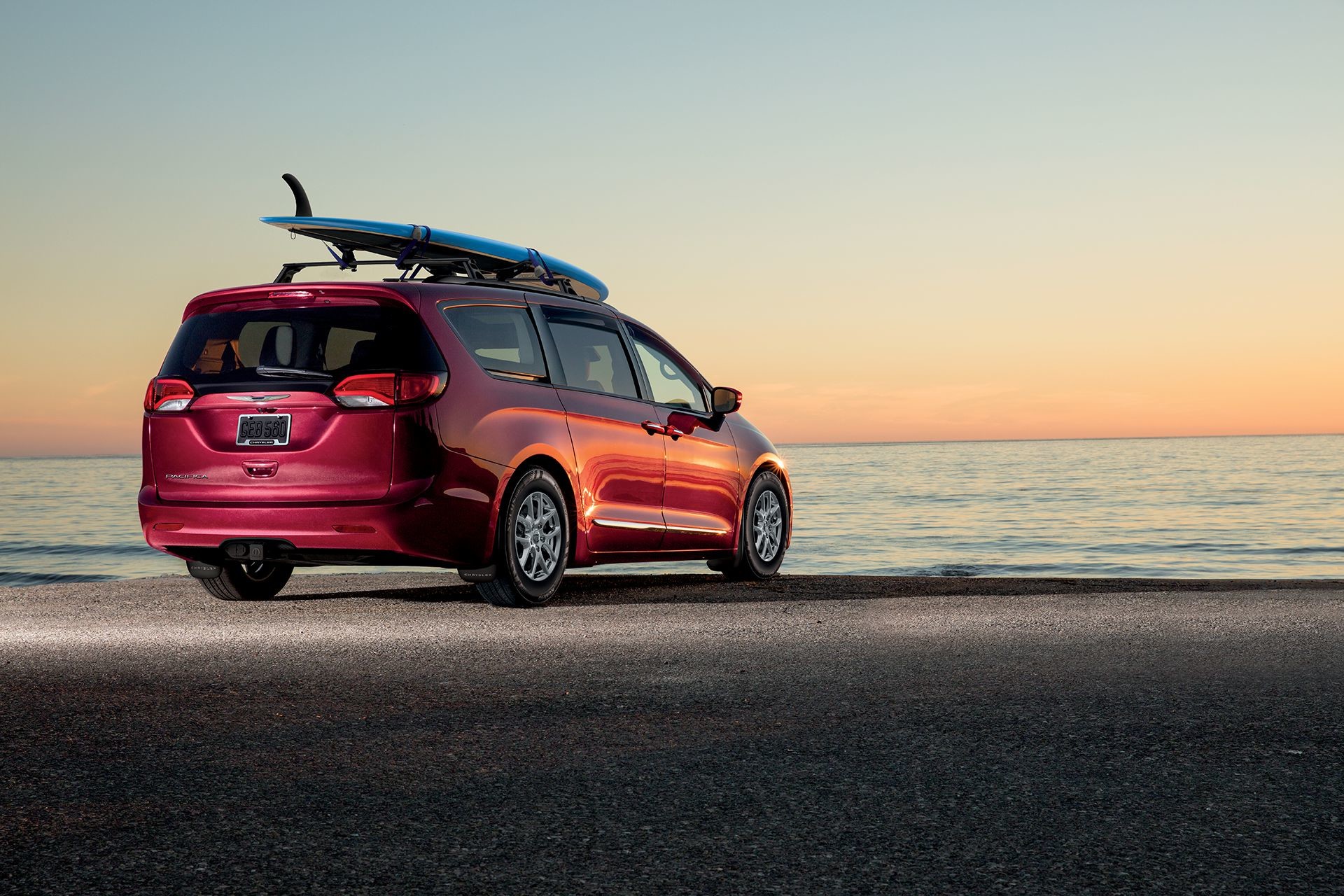 2018 Chrysler Pacifica Exterior Beach Lifestyle