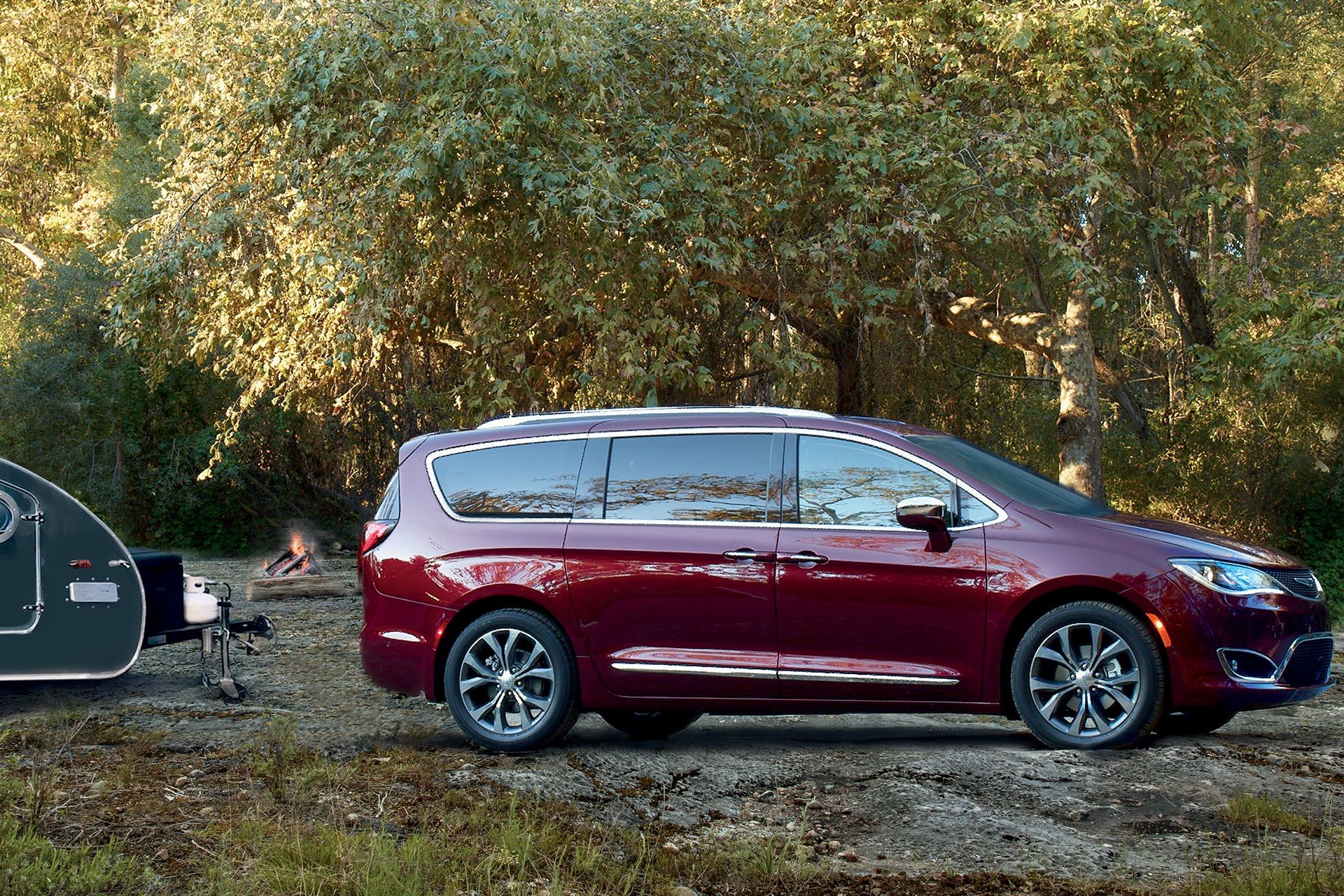 2018 Chrysler Pacifica Exterior Camping Lifestyle