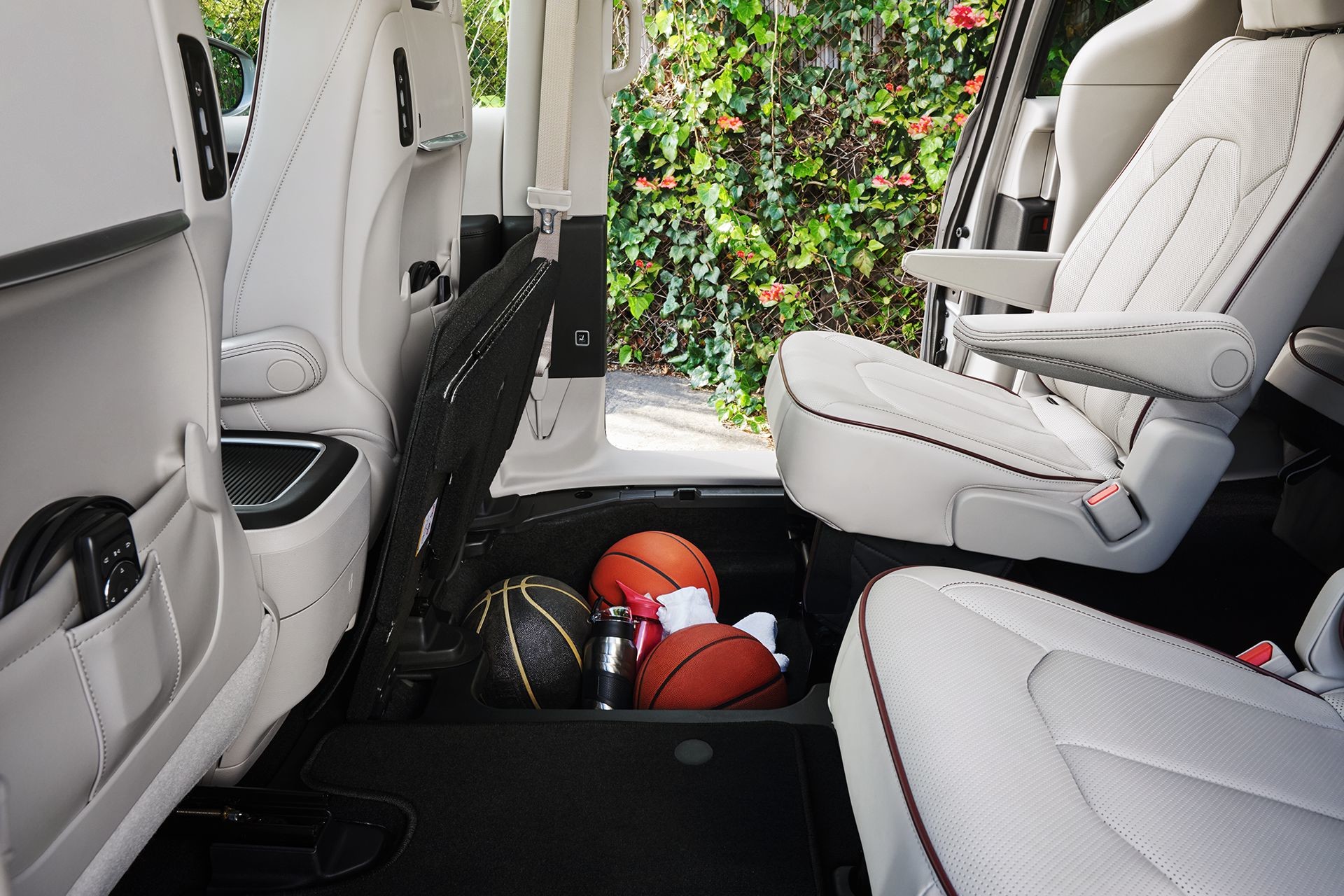 2018 Chrysler Pacifica Interior Storage