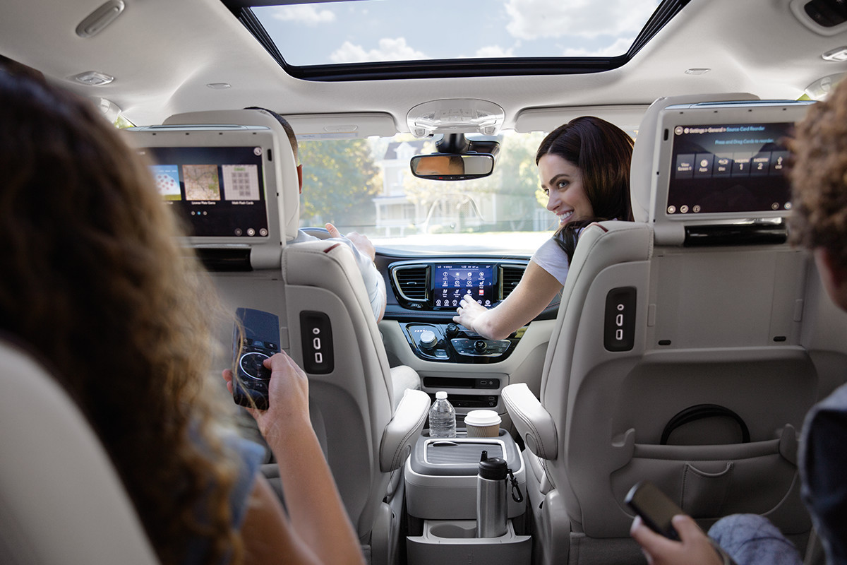 2019 Chrysler Pacifica uConnect touchscreen