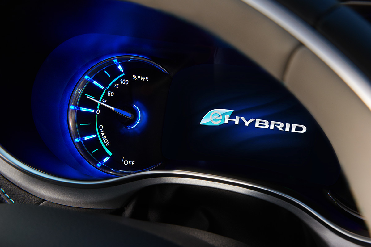 Efficacité énergétique de la Chrysler Pacifica Hybrid 2018 - autonomie totale de 911 km