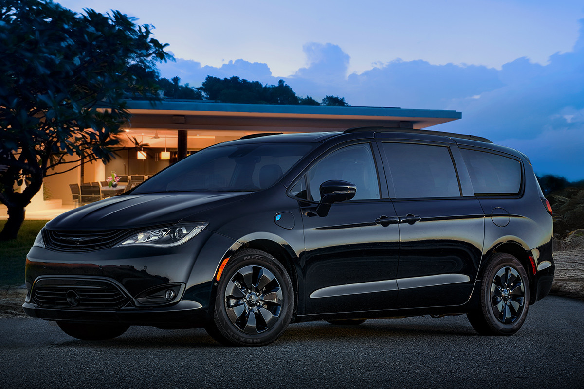 19MY Chrysler Pacifica Hybrid silver exterior parked