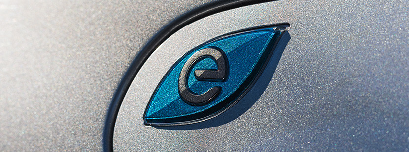 The Hybrid badge of the 2020 Chrysler Pacifica Hybrid