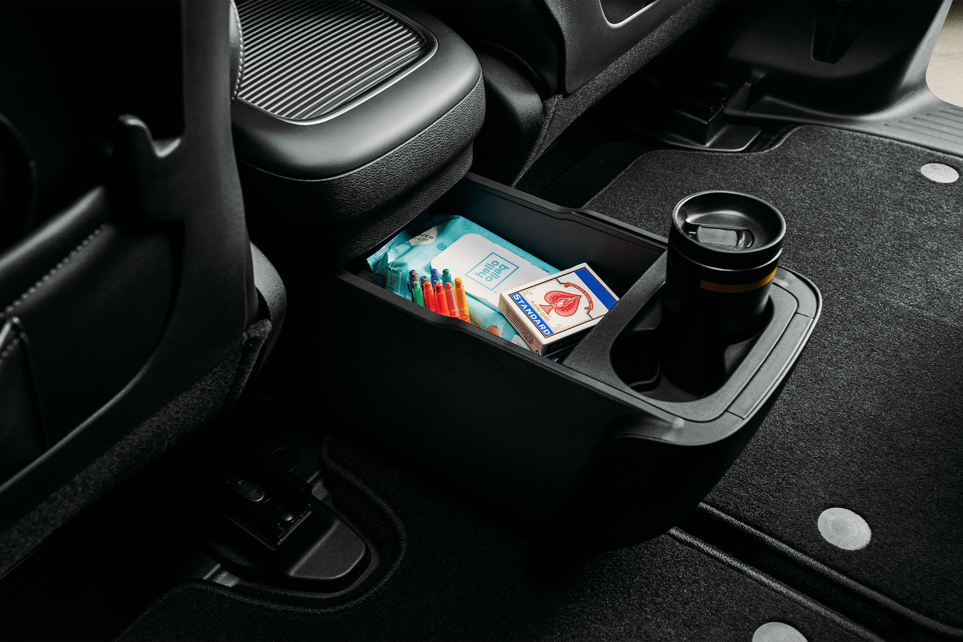 Gros plan des options de rangement dans une Chrysler Pacifica Hybrid