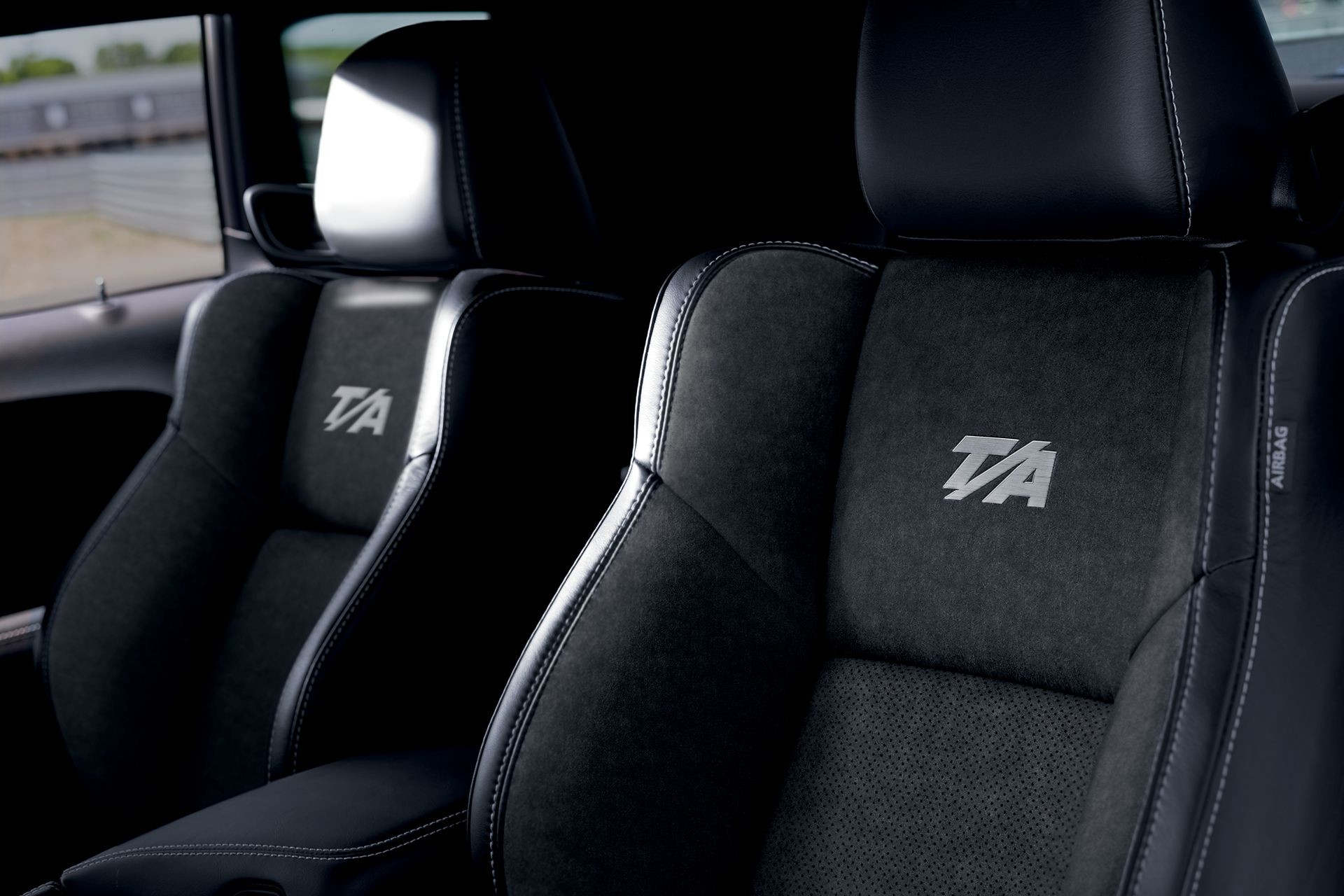 Habitacle de la Dodge Challenger 2018 – Sièges avant