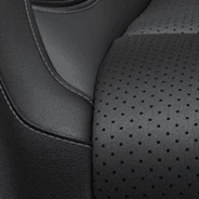 À dessus en cuir Nappa avec empiècements perforés – noir avec garnitures noir métallisé et coutures contrastantes tungstène
