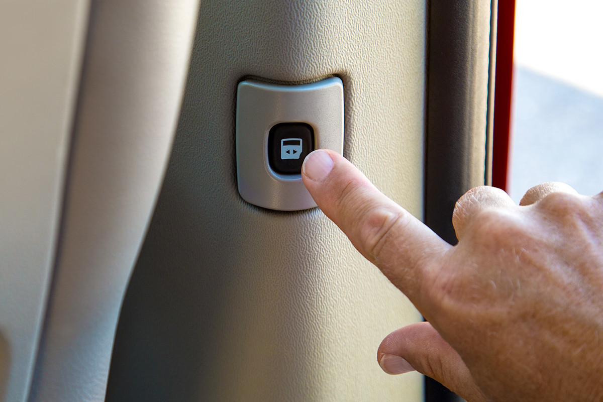 2018 Dodge Grand Caravan Power Sliding Doors