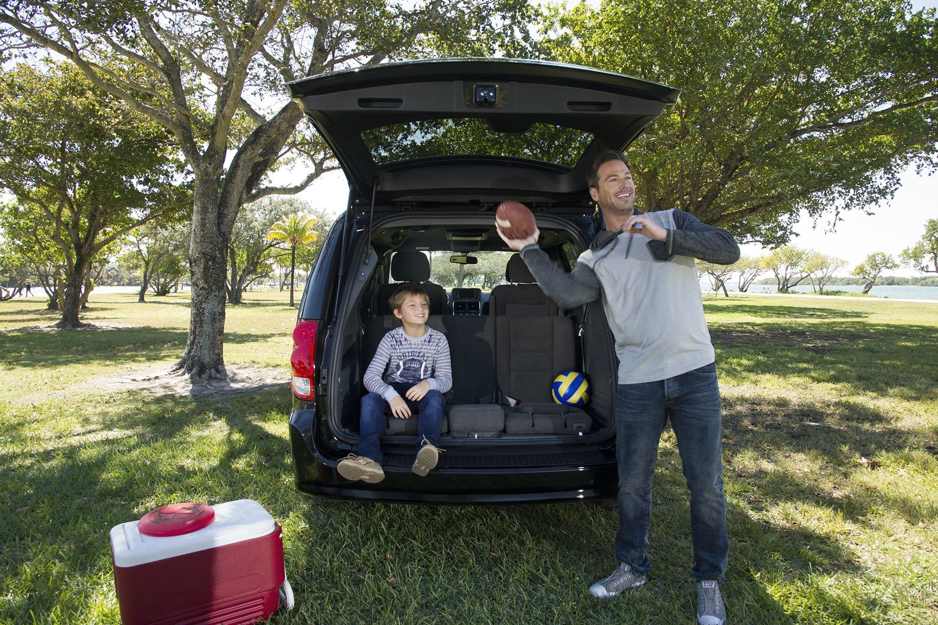 Dodge Grand Caravan 2018 – rangement à l’arrière, sièges, configuration des sièges