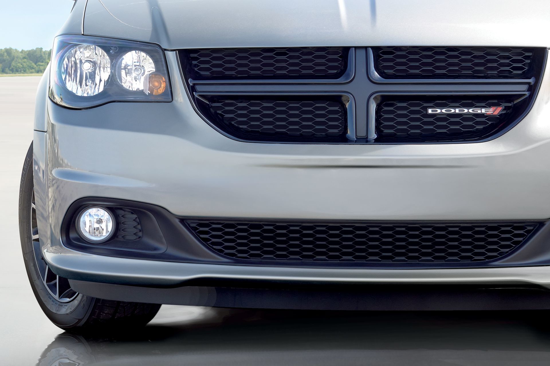 Extérieur de la Dodge Grand Caravan 2018 – calandre