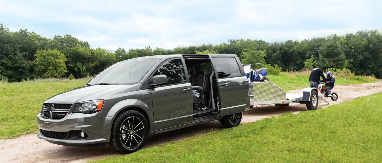 2017 Dodge Grand Caravan shown in red