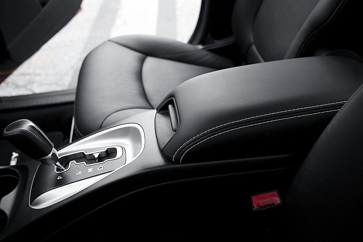 2018 Dodge Journey premium centre floor console