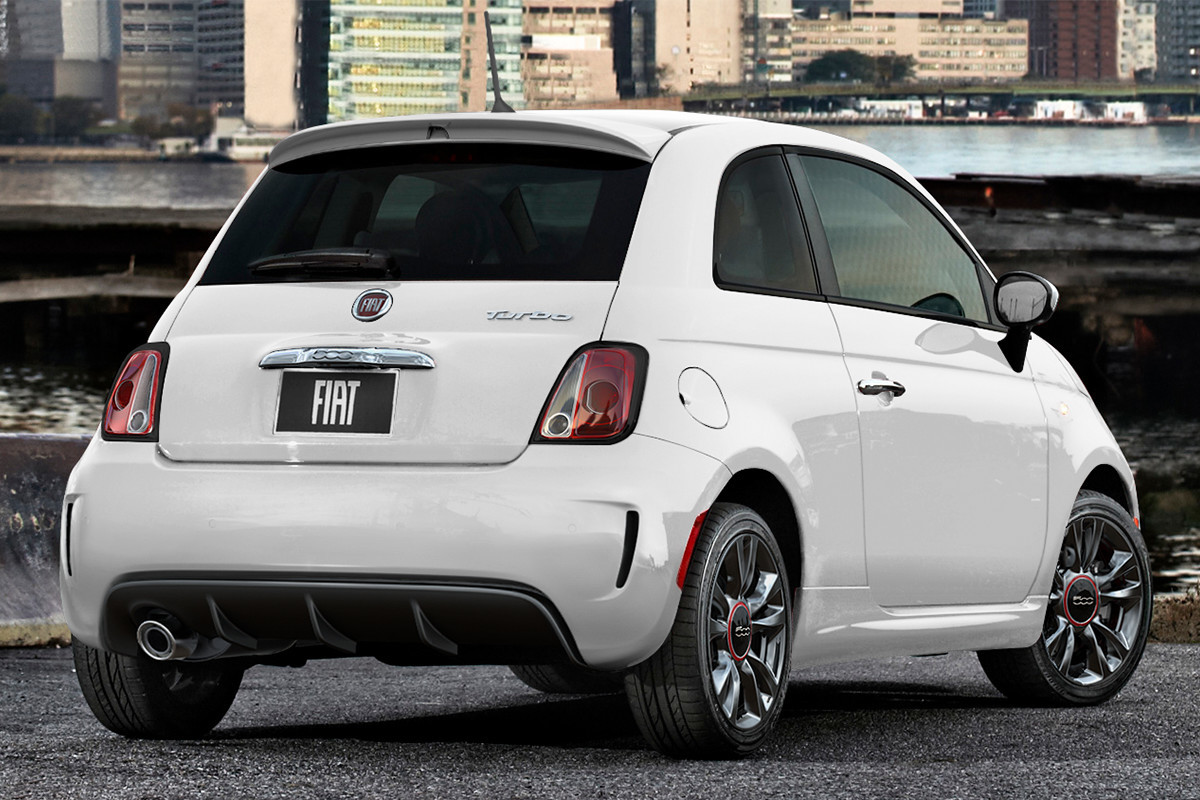 Rear profile of the 2018 Fiat 500 in bianco white ice