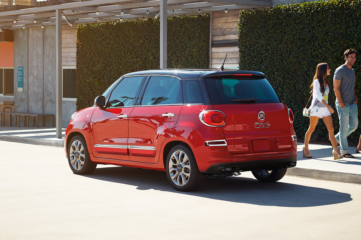 2018 Fiat 500L 3 colour options for a personalized roof
