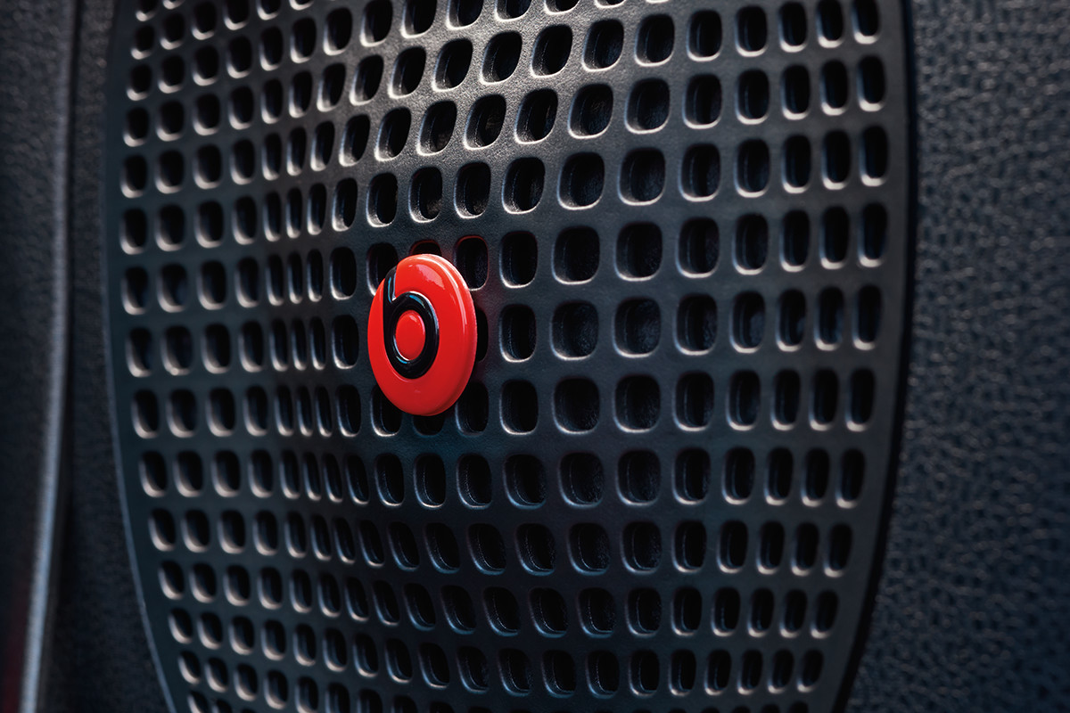 2018 Fiat 500L Bose premium audio system