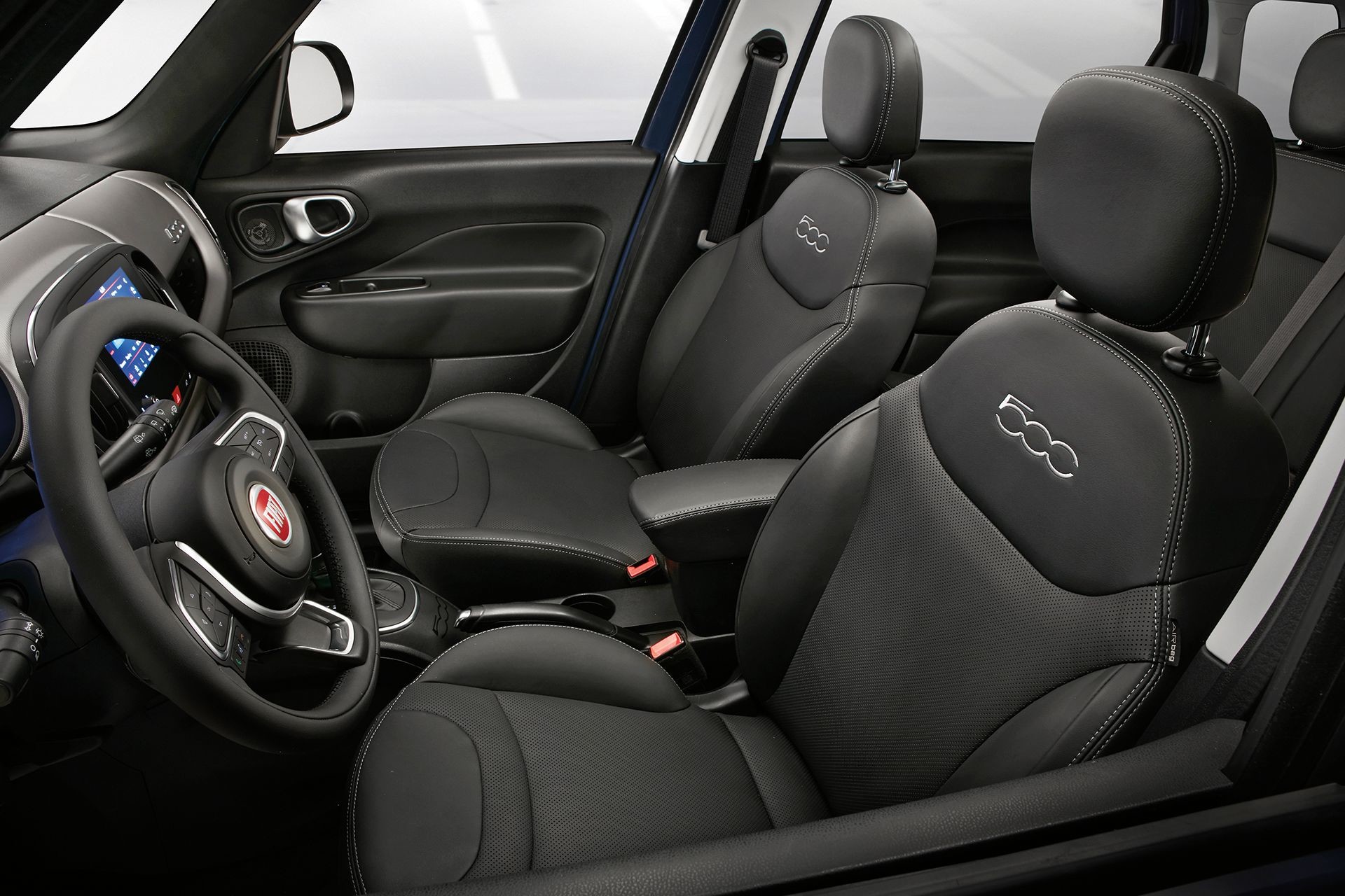 2018 Fiat 500L interior premium seating experience