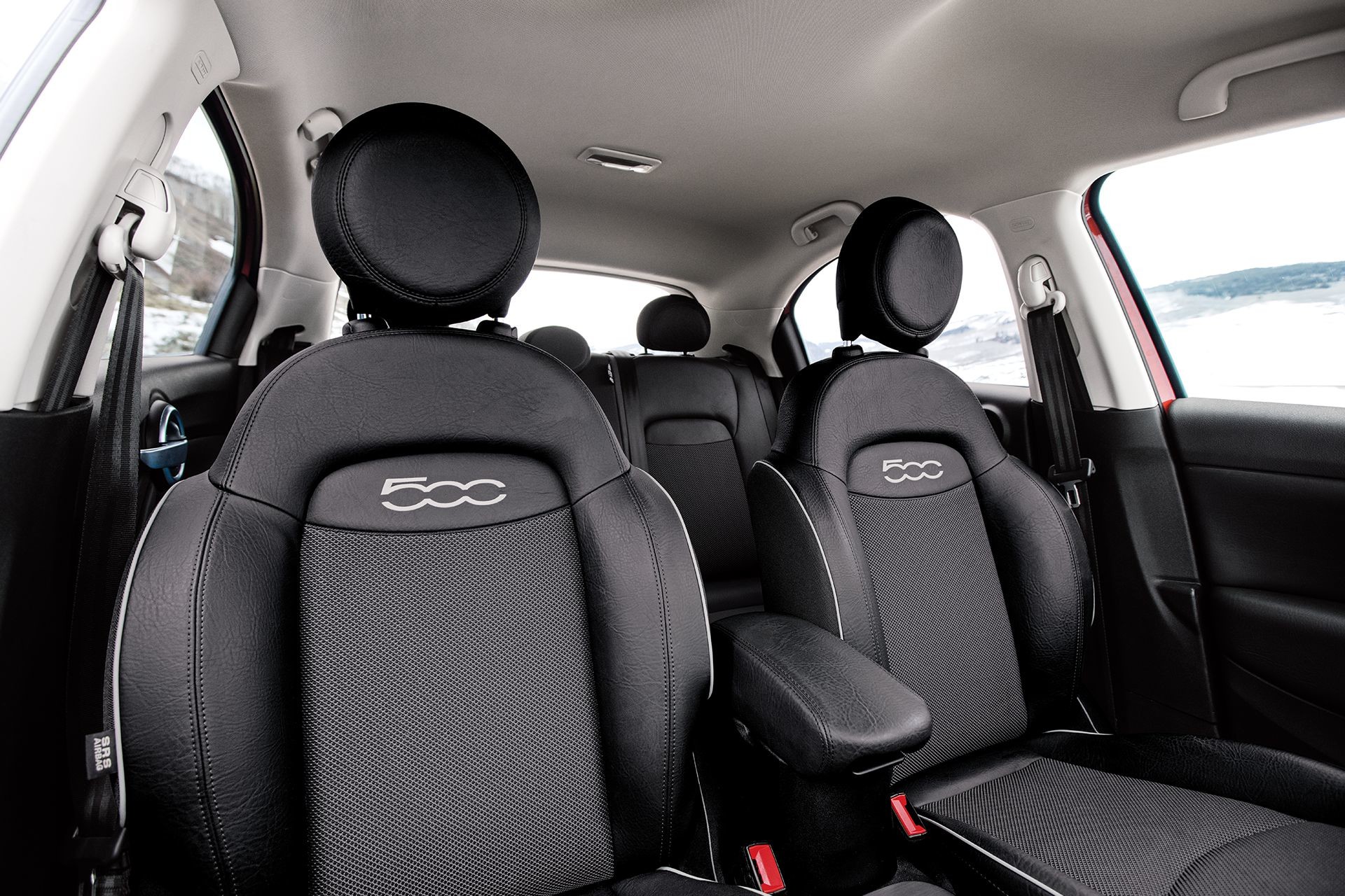 2018 Fiat 500X crossover heated front seats