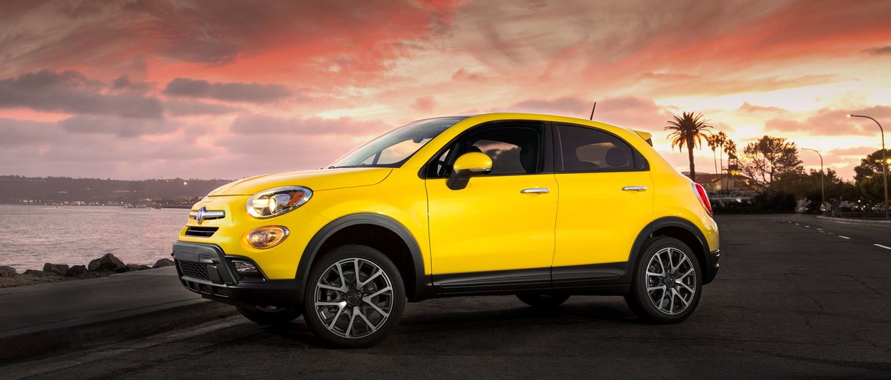 Multisegment FIAT 500X 2018 – vue latérale, illustrée en rouge