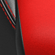 À dessus en cuir – noir et rouge avec coutures doubles rouges