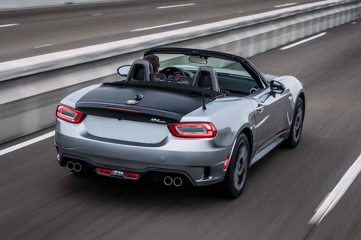 FIAT 124 Spider Roadster 2018 – capteurs de sécurité latéraux et arrière