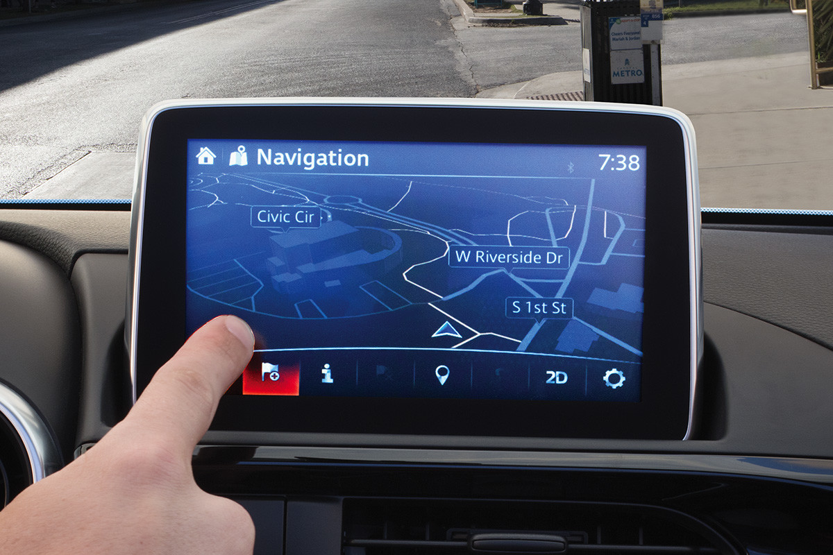 7 inch full colour display of 2020 FIAT 124 Spider with GPS navigation on
