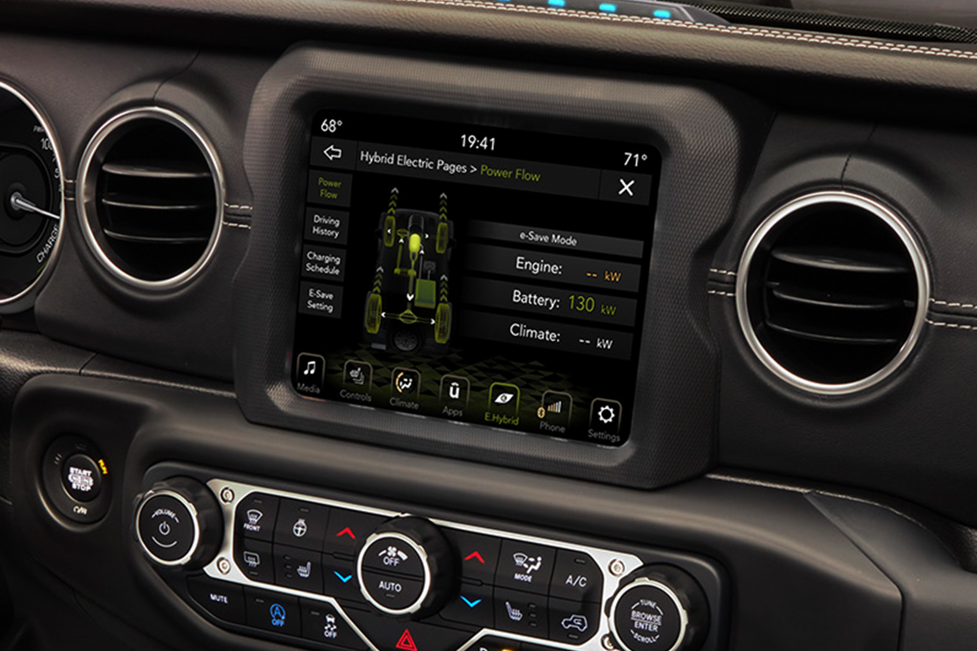 L’habitacle du Jeep Wrangler 4xe 2021 présentant les données hybrides.