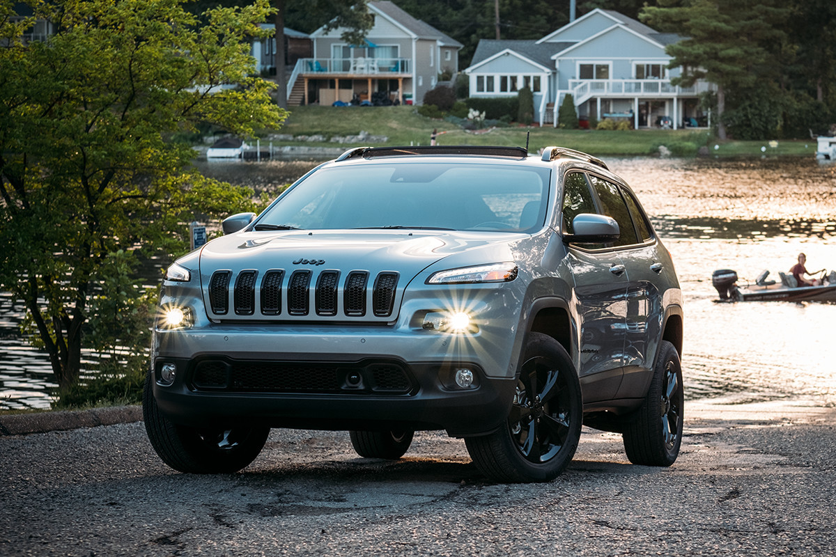 2018 jeep cherokee altitude models grey exterior
