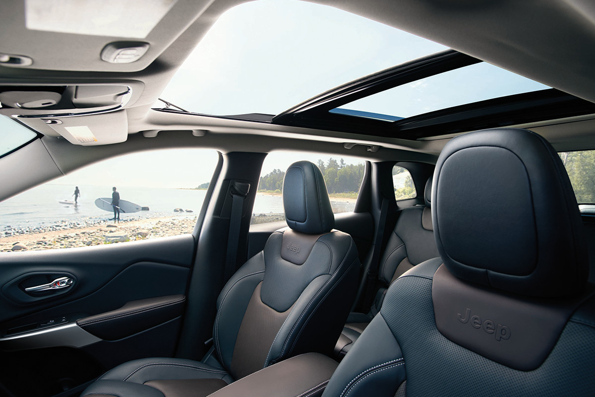 2018 jeep cherokee comand view Power sunroof black seats