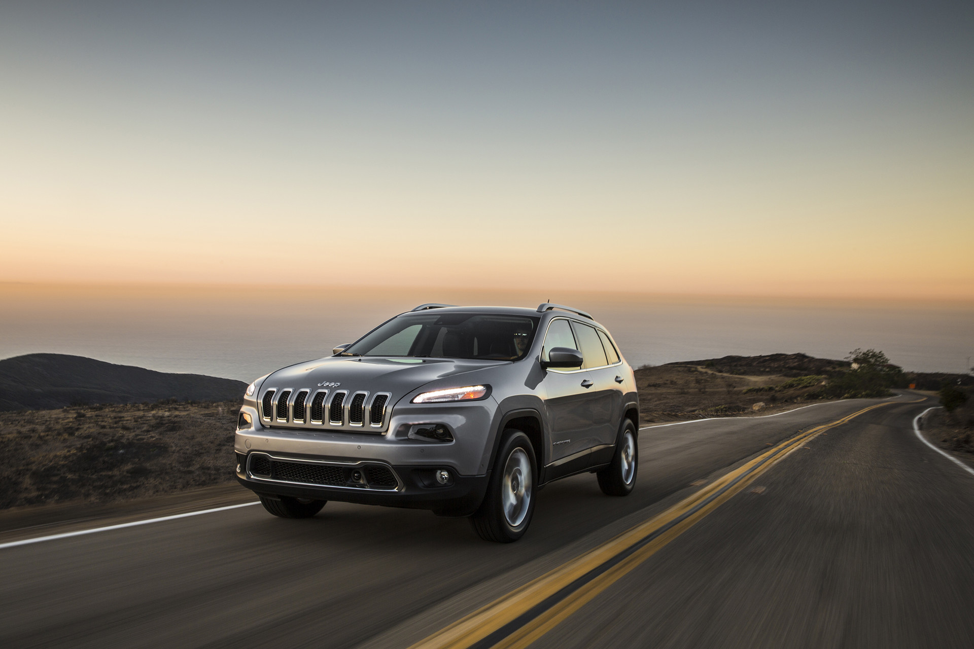 2018 Jeep Compass silver exterior