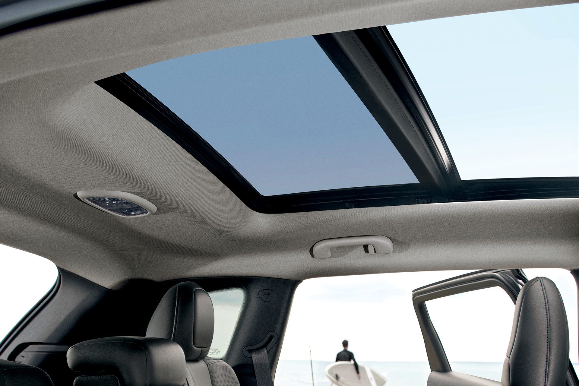 habitacle du jeep cherokee 2018 – vue imprenable du toit
