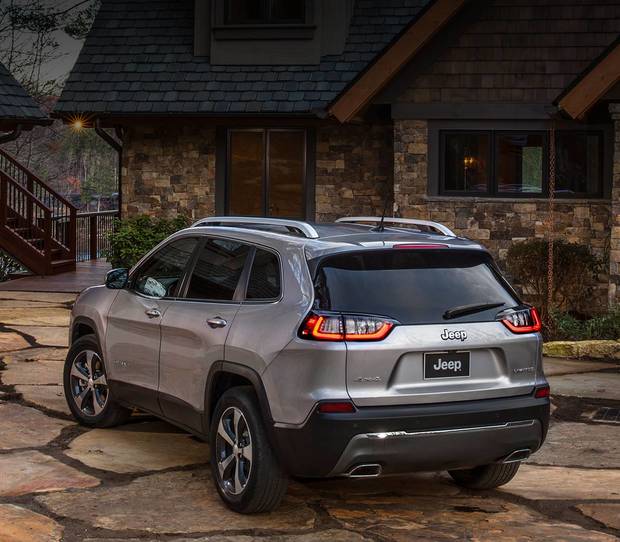 Redefine possibility Jeep Cherokee 2019 silver