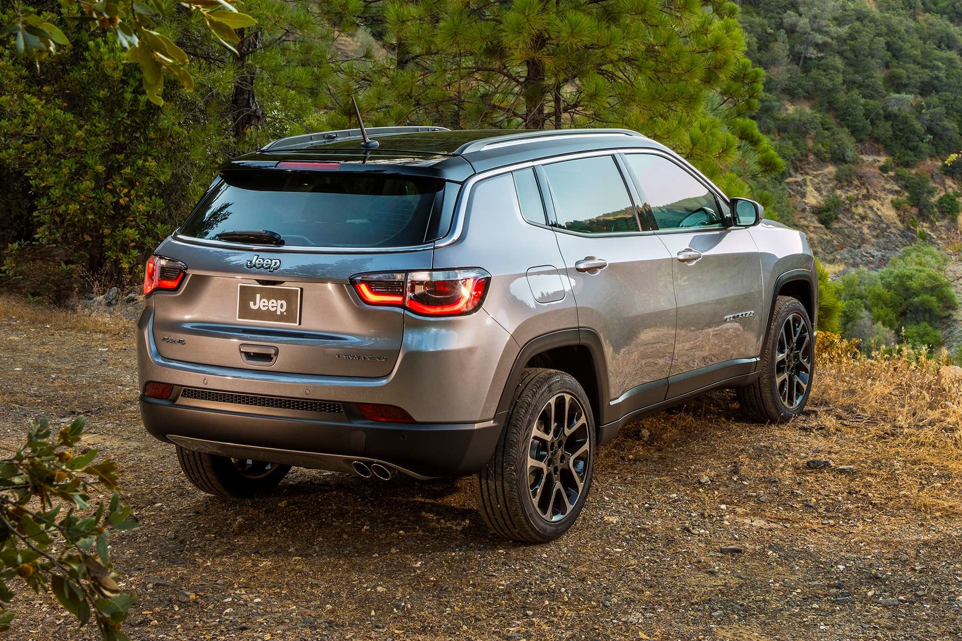 Extérieur rouge du Jeep Compass 2018