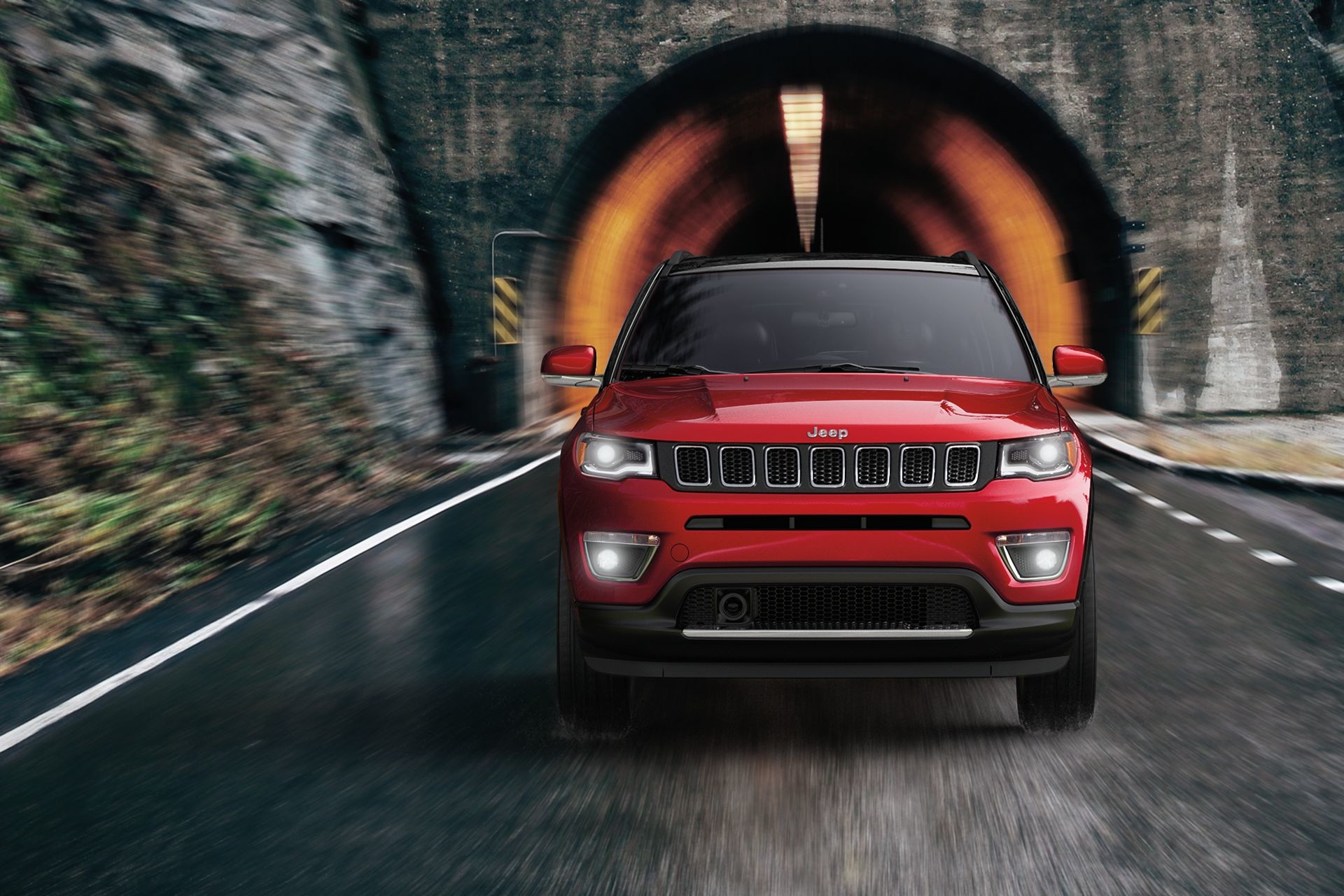 Jeep Compass 2018 en mouvement – extérieur rouge
