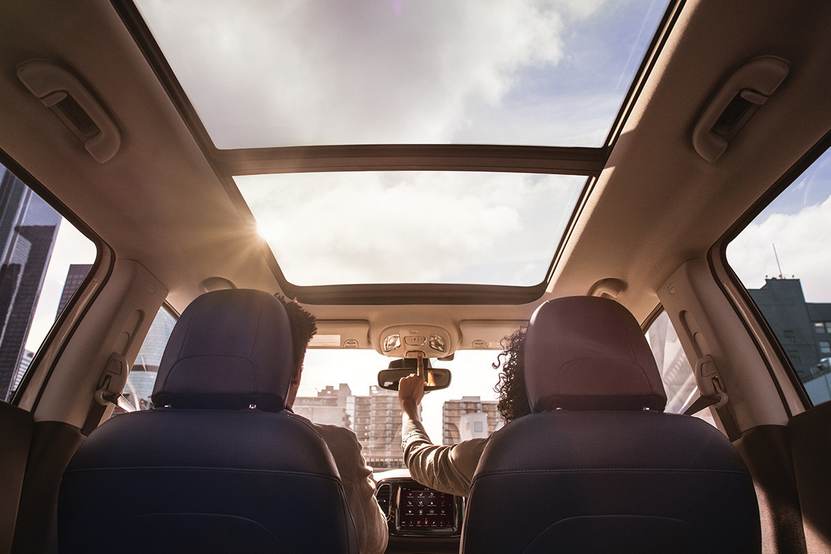 Toit ouvrant à deux panneaux du Jeep Compass 2019