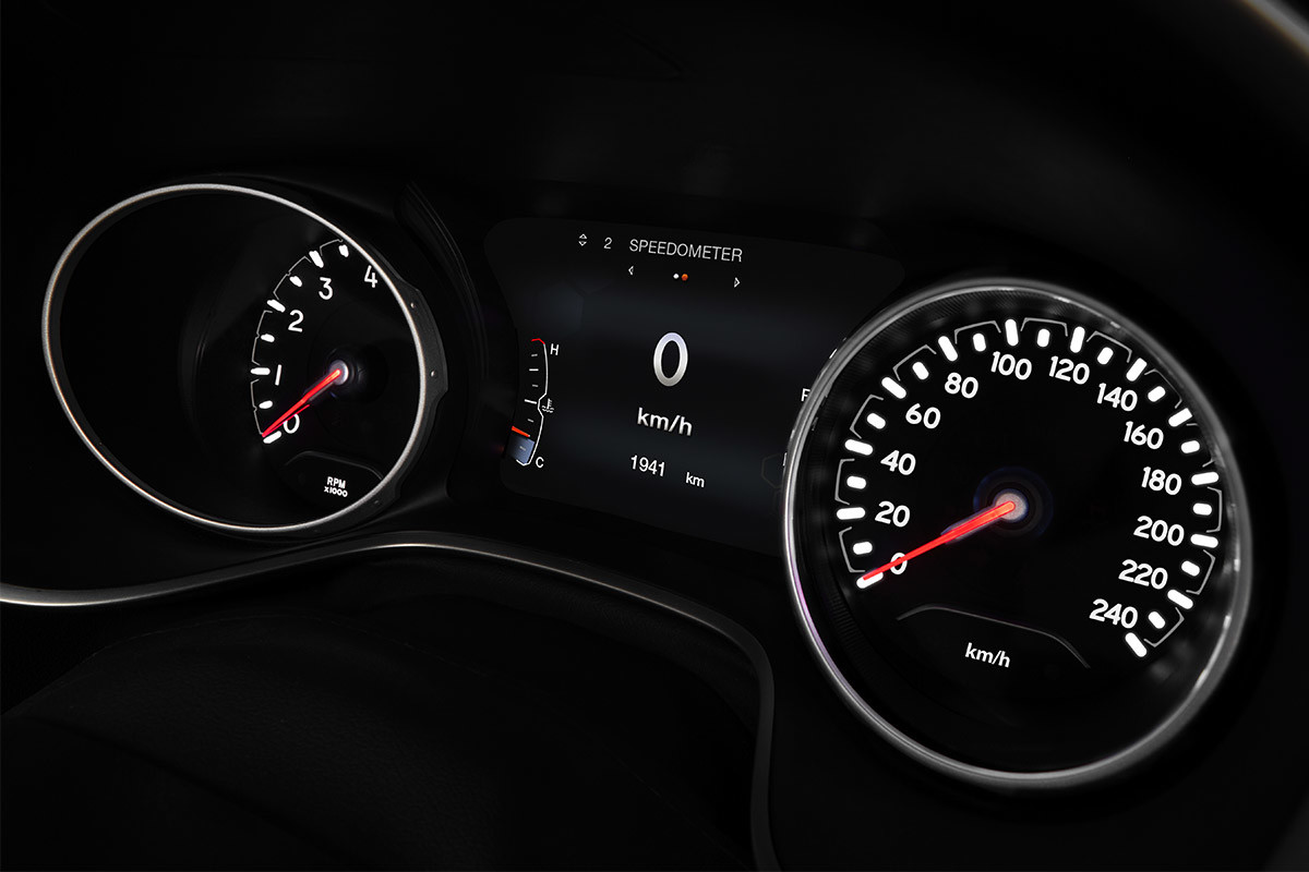7-inch full-colour display for the 2020 Jeep Compass