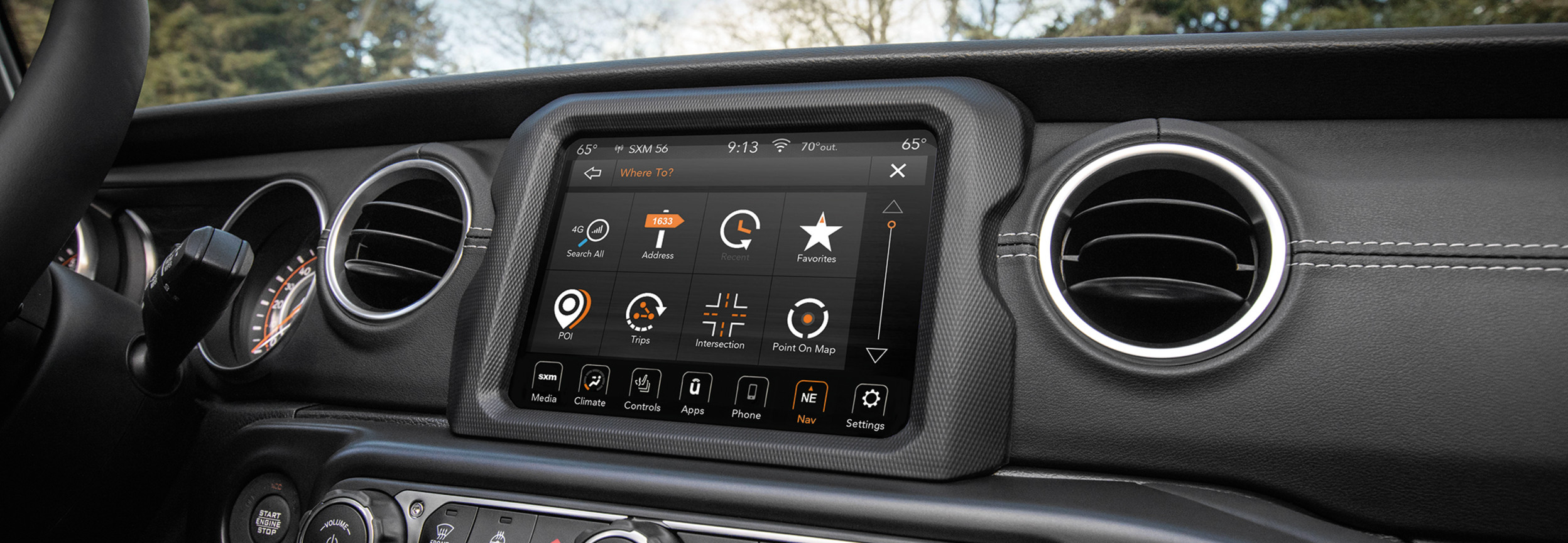 Gros plan du système Uconnect du Jeep Gladiator 2022.