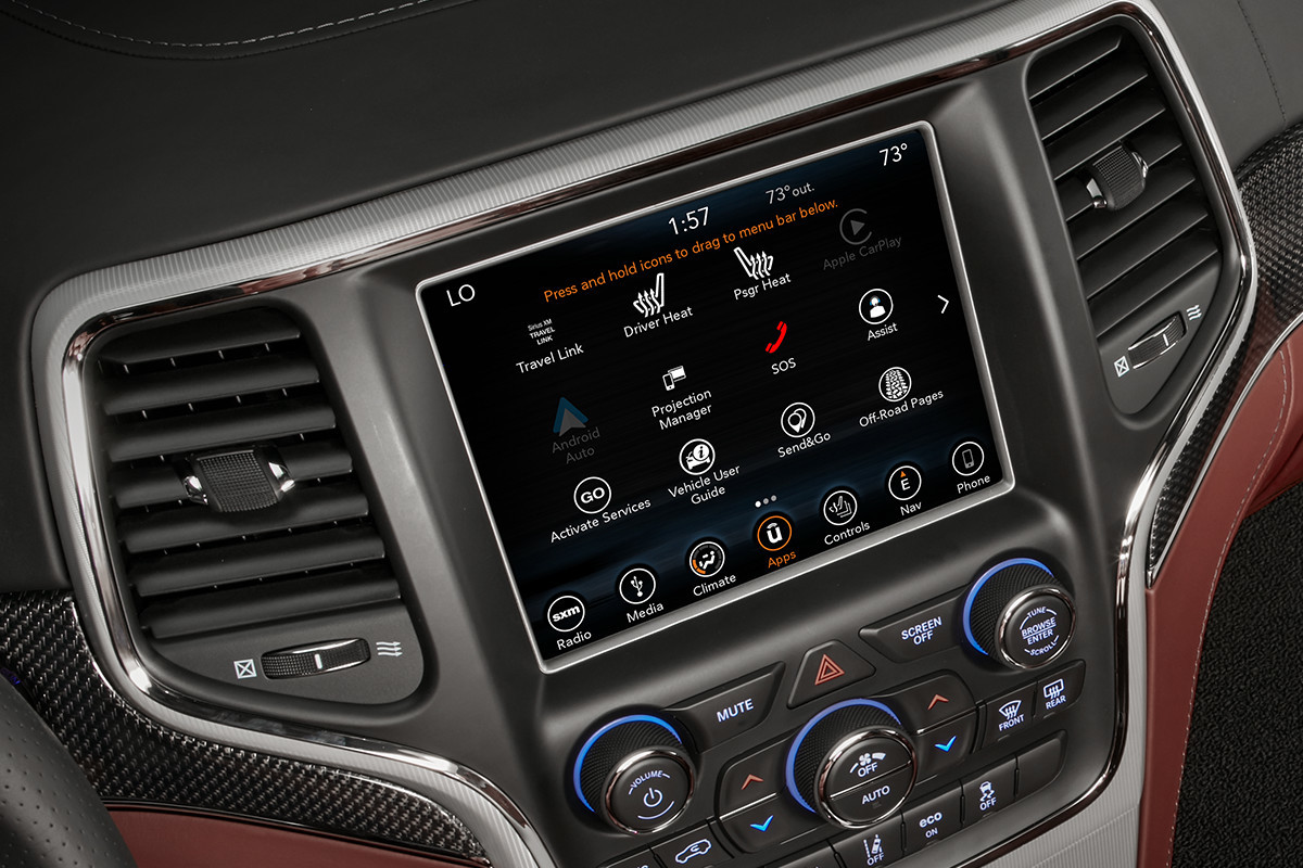 VUS Jeep Grand Cherokee 2018 – pages de performances UConnect