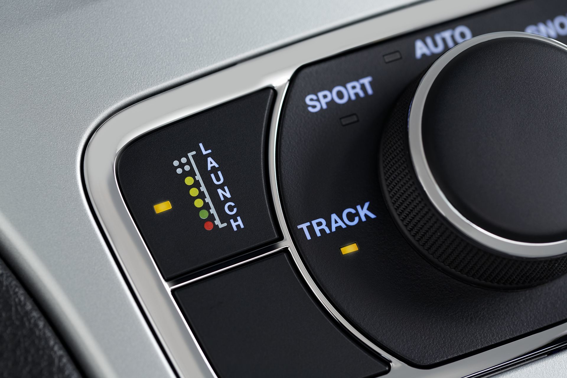 2018 Jeep Grand Cherokee SUV dial controlled performance