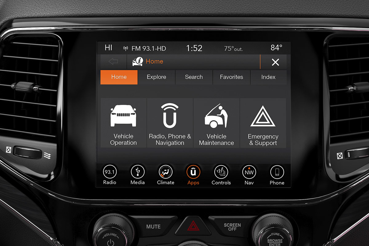 8.4-inch touchscreen Uconnect Multimedia Centre for the 2020 Jeep Grand Cherokee.