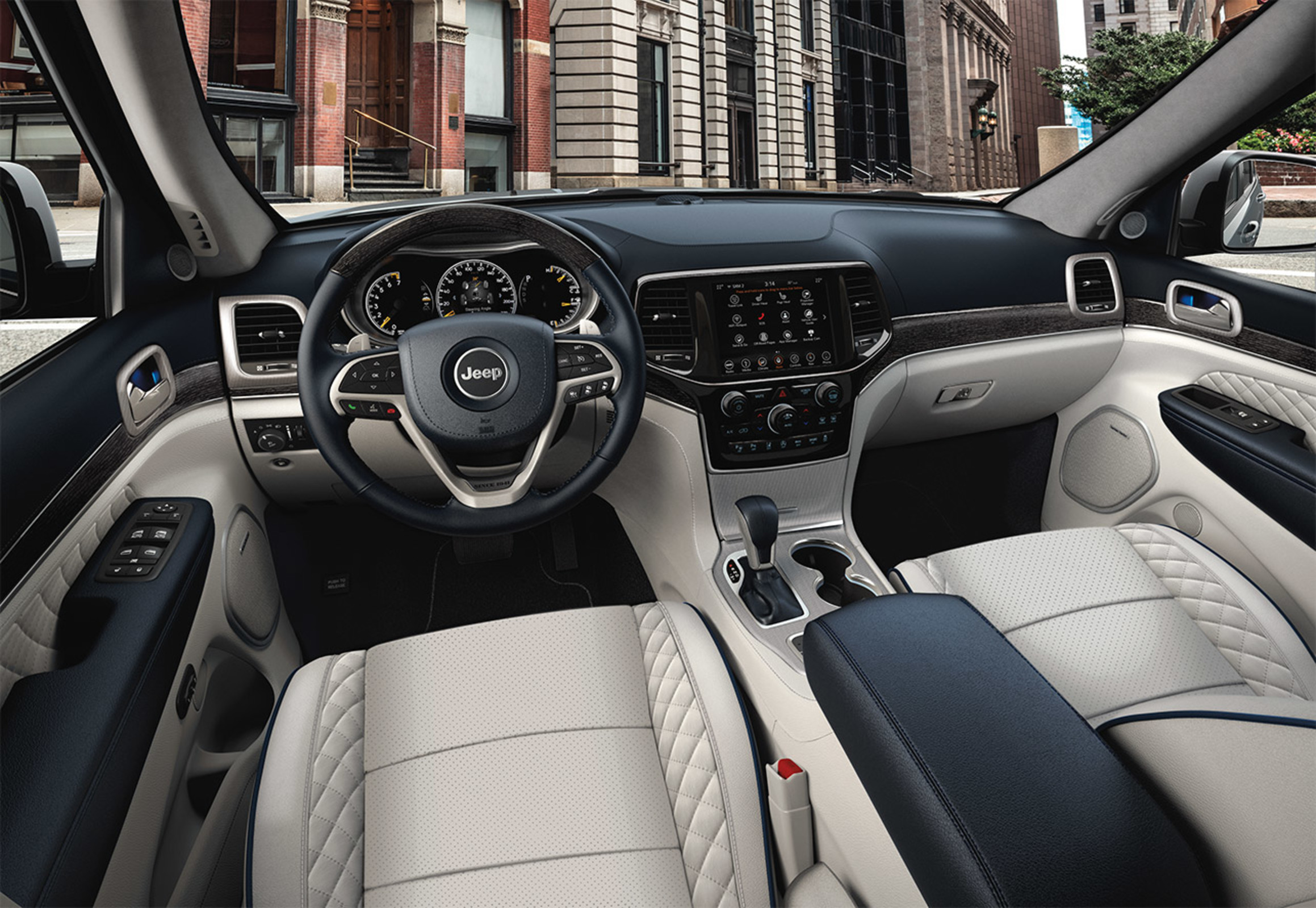 Light grey interior of the 2021 Grand Cherokee