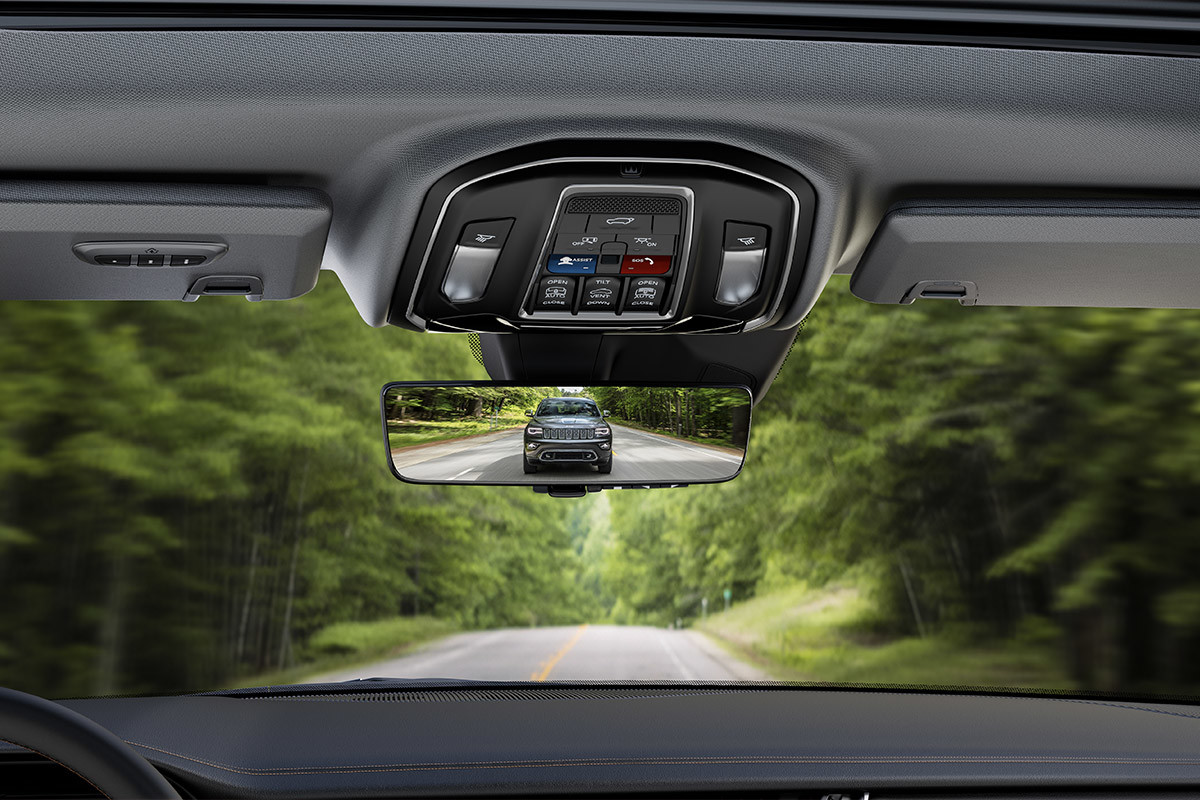 Le rétroviseur numérique à bord du tout nouveau Jeep Grand Cherokee 4xe 2022.