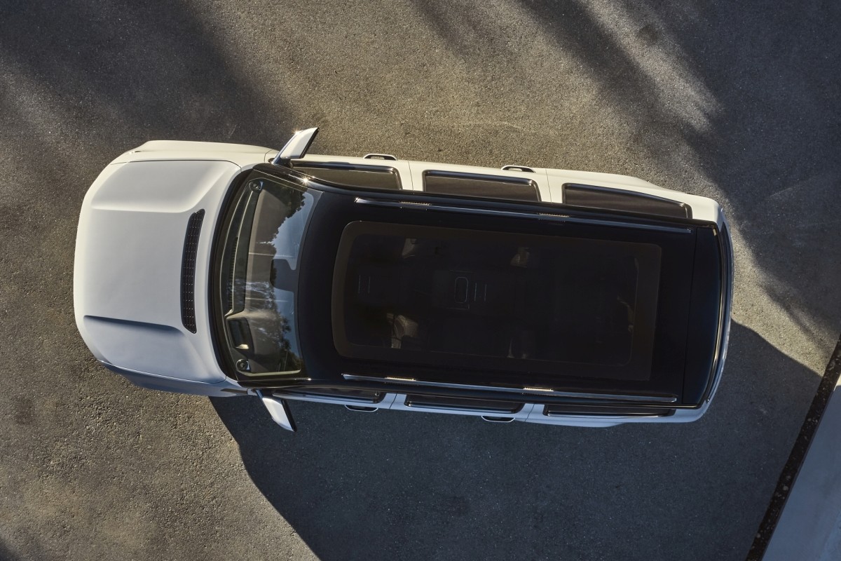 Vue de dessus du concept Grand Wagoneer montrant le toit ouvrant panoramique.