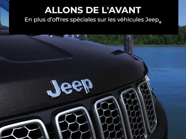 Allons de l'avant. Obtenez jusqu’à 14 295 $ en remises totales sur certains modèles. Le logo Jeep® sur l’avant d’un Jeep® Cherokee noir.